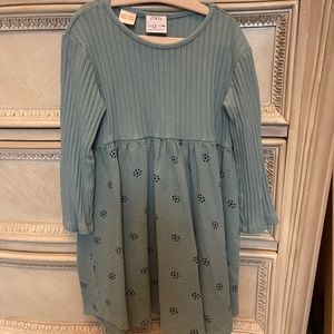 Zara Dress size 2/3years (runs large)
